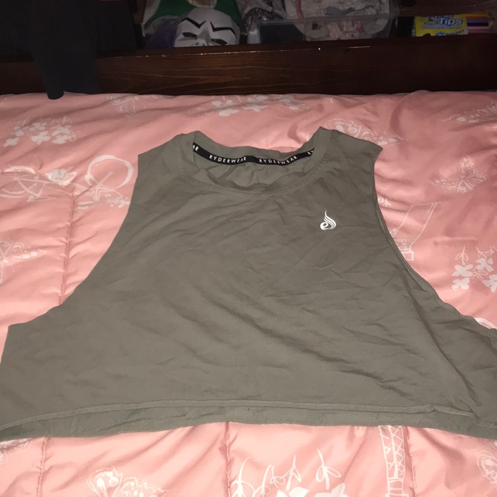 2 cropped sleeveless shirts